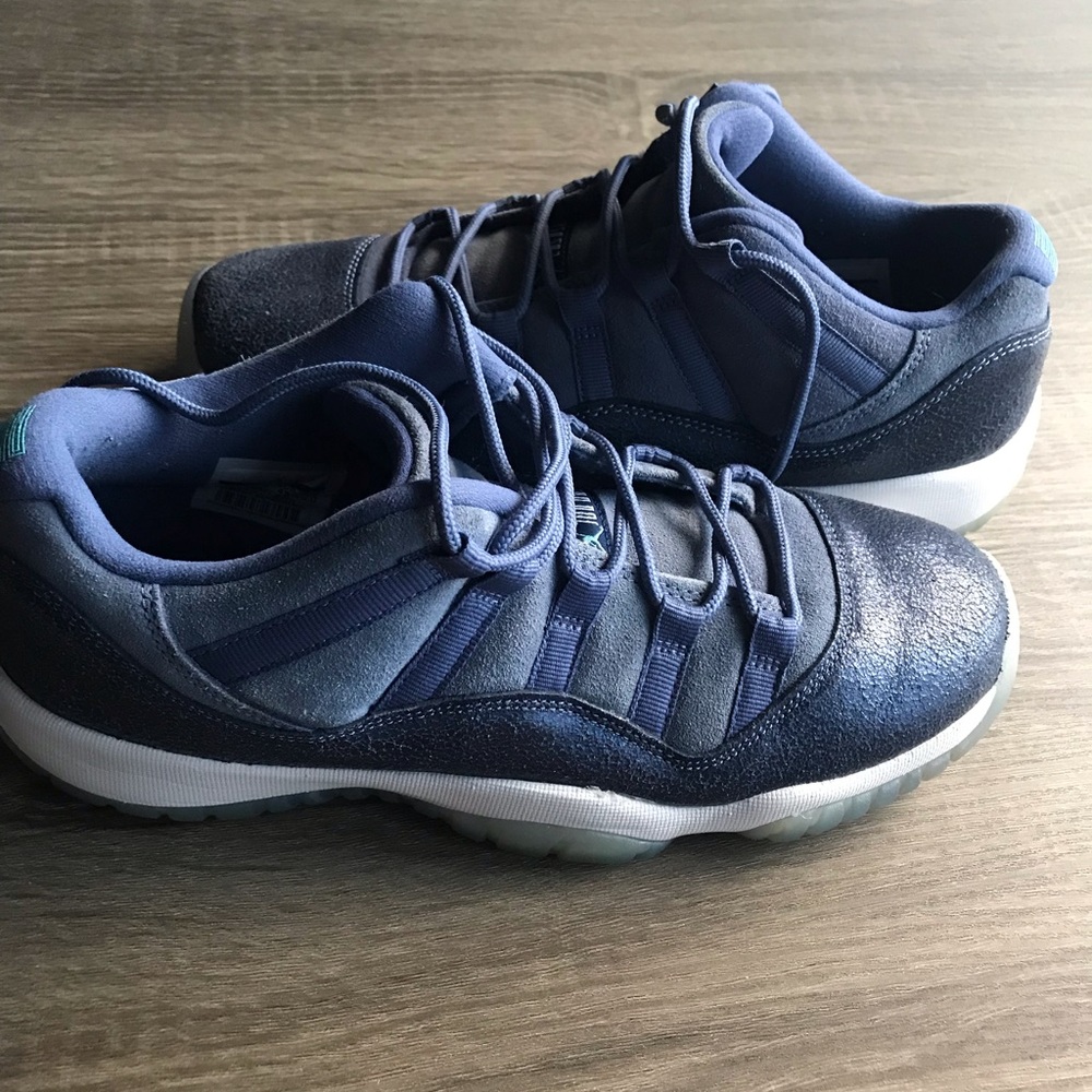 Jordan 11 Low RETRO GS Blue Sz 8.5
